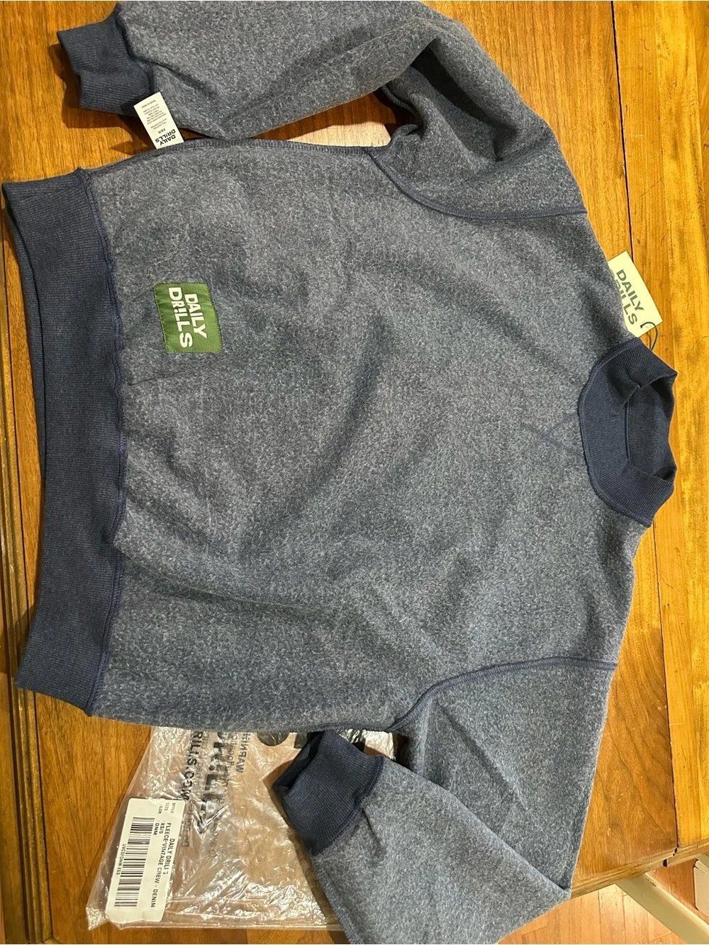 Daily Drills navy/denim mock neck XS/S Brand New - Picture 2 of 5